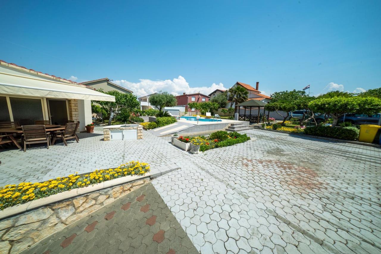 Villa Lulic Vir Bagian luar foto