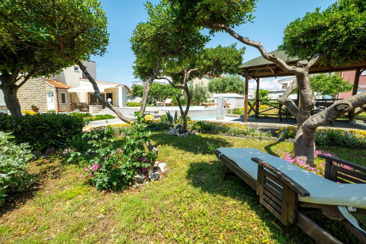 Villa Lulic Vir Bagian luar foto