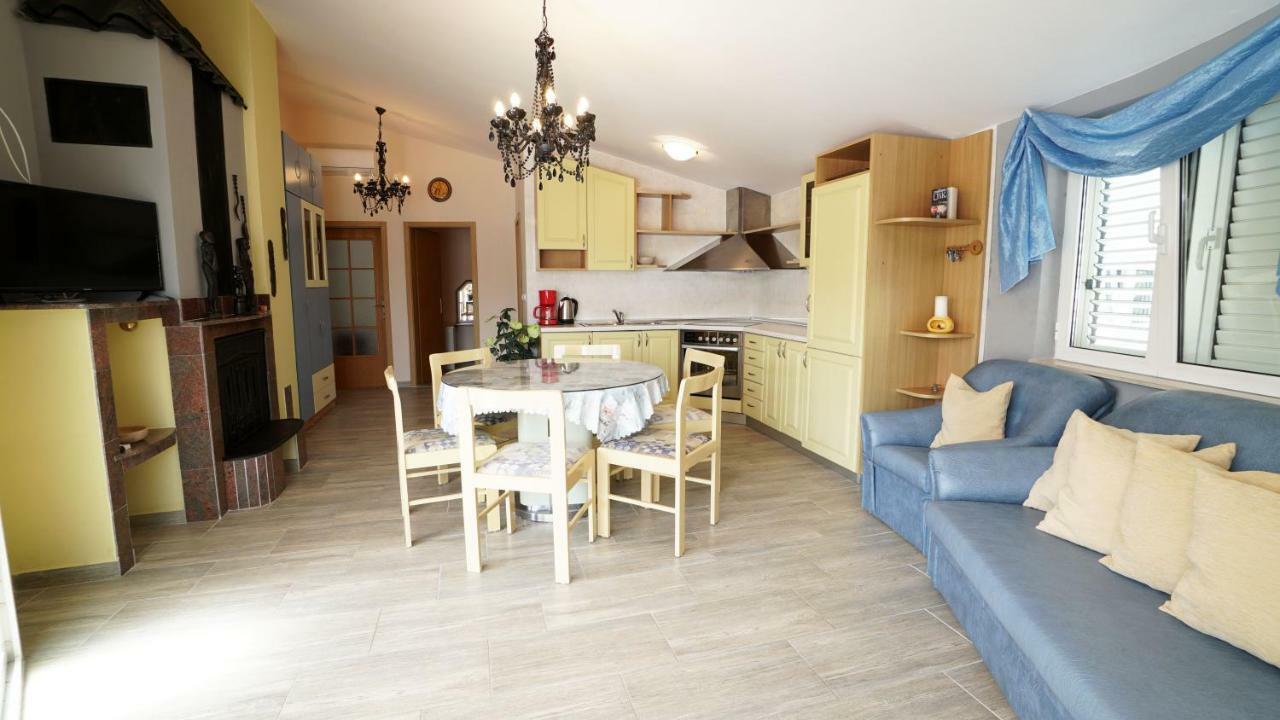 Villa Lulic Vir Bagian luar foto